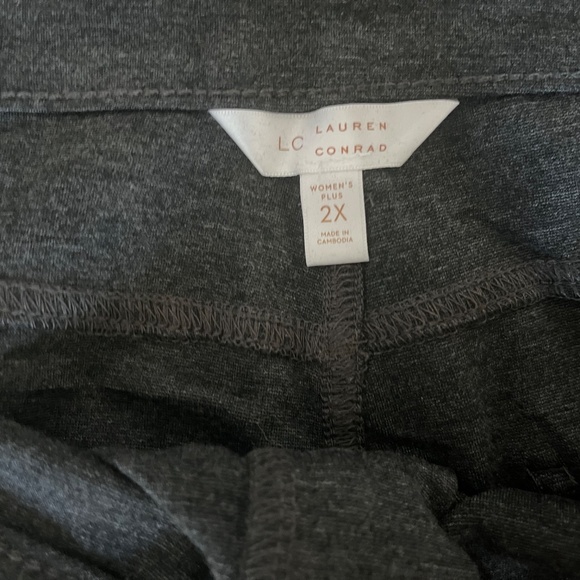 2 pair Lauren Conrad size 2x Dress Pants blk & gry - Picture 3 of 4